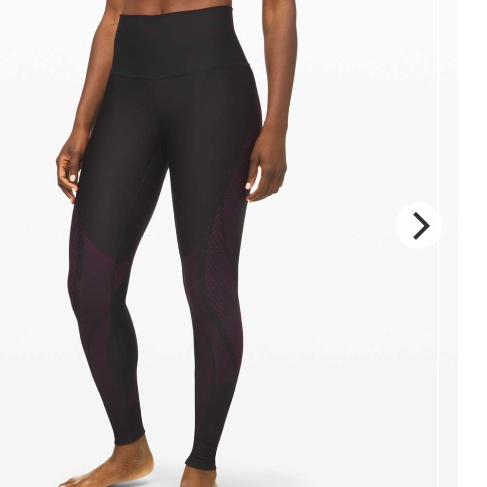 Lululemon Mapped Out High-Rise Tight 28"
Black / Marvel